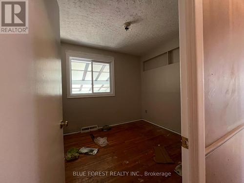 354 Mcnay Street, London, ON - Indoor Photo Showing Other Room