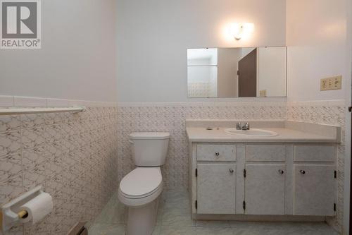 980 Wellington St E, Sault Ste Marie, ON - Indoor Photo Showing Bathroom