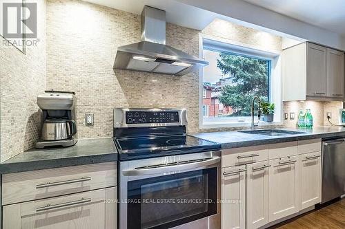 115 Tecumseth Street, Toronto, ON - Indoor Photo Showing Kitchen