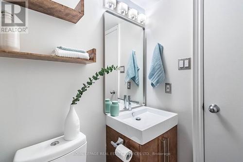 115 Tecumseth Street, Toronto, ON - Indoor Photo Showing Bathroom