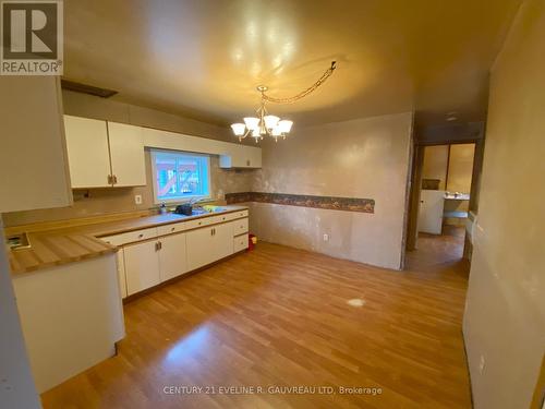 152 Duncan Avenue S, Kirkland Lake, ON - Indoor Photo Showing Kitchen