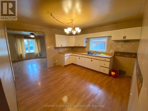 152 Duncan Avenue S, Kirkland Lake, ON - Indoor Photo Showing Kitchen With Double Sink