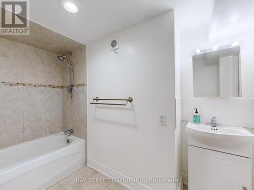 45 Enfield Avenue, Toronto, ON - Indoor Photo Showing Bathroom