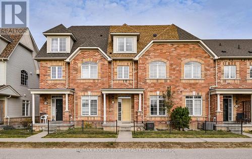 22 Wicker Park Way, Whitby, ON 