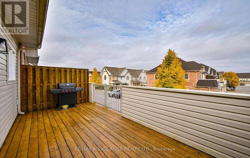 22 Wicker Park Way, Whitby, ON 