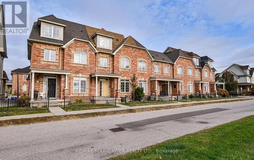 22 Wicker Park Way, Whitby, ON 