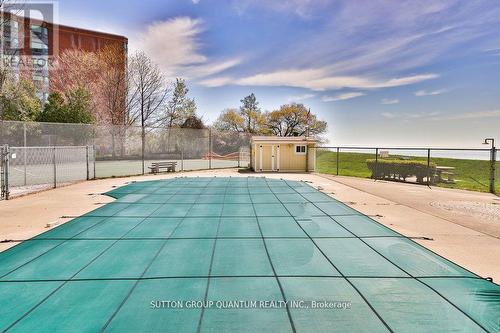 712 - 5280 Lakeshore Road, Burlington, ON - Outdoor