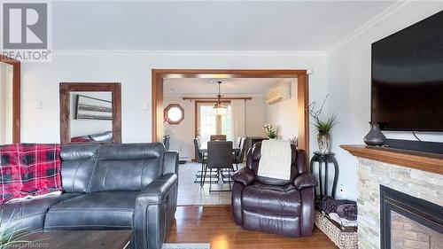 644 Scott Street, Kincardine, ON - Indoor Photo Showing Living Room With Fireplace