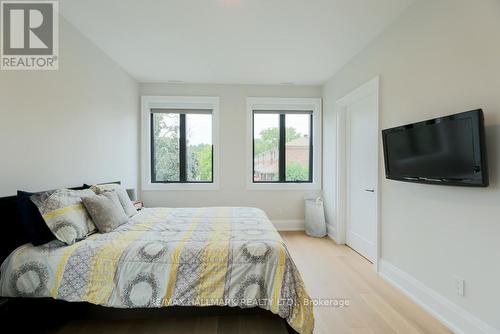 125 Leyton Avenue, Toronto, ON - Indoor Photo Showing Bedroom