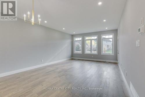 271 South Carriage Road, London, ON - Indoor Photo Showing Other Room