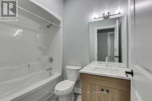 271 South Carriage Road, London, ON - Indoor Photo Showing Bathroom