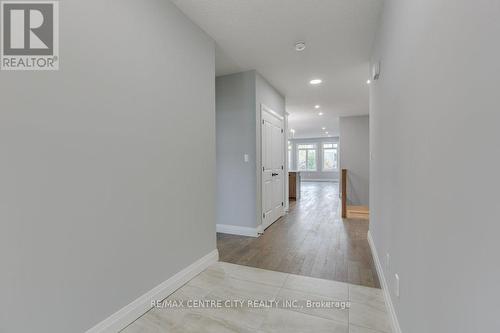 271 South Carriage Road, London, ON - Indoor Photo Showing Other Room