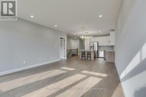 271 South Carriage Road, London, ON - Indoor