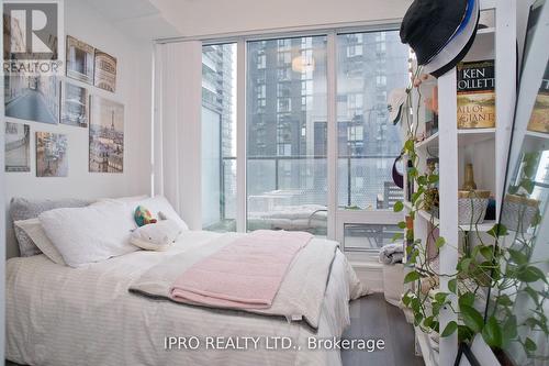 1905 - 125 Blue Jays Way, Toronto, ON - Indoor Photo Showing Bedroom