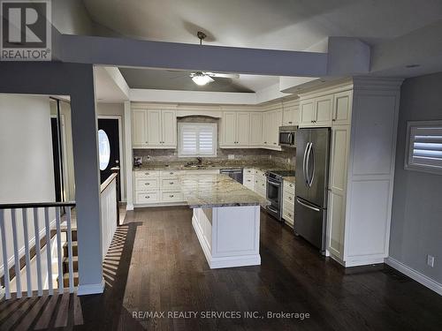 109 River Road, Brampton, ON - Indoor Photo Showing Kitchen With Stainless Steel Kitchen