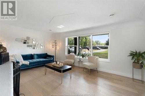 1123 Reaume, Lasalle, ON - Indoor Photo Showing Living Room