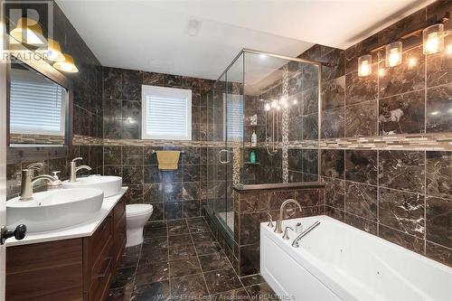 4325 Pioneer, Windsor, ON - Indoor Photo Showing Bathroom