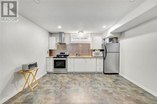 2685 Kevin Street, Lasalle, ON - Indoor Photo Showing Kitchen