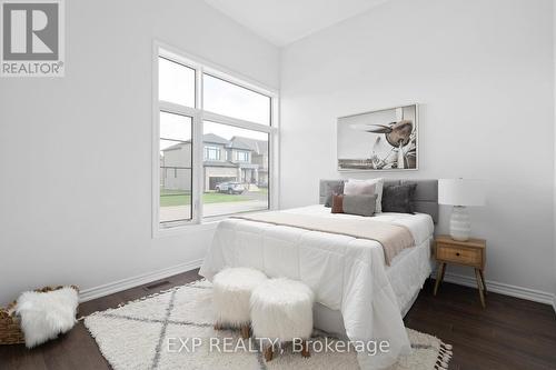 106 Shoreview Drive, Welland, ON - Indoor Photo Showing Bedroom