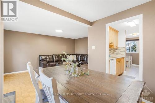 55 Malvern Drive, Ottawa, ON - Indoor Photo Showing Dining Room