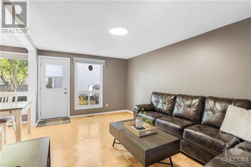 Living room - 55 Malvern Drive, Ottawa, ON - Indoor Photo Showing Living Room