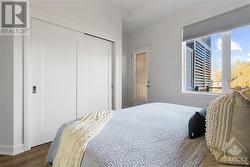 Access to private balcony from bedroom - 