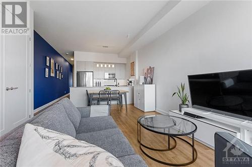 511 Gladstone Avenue Unit#5, Ottawa, ON - Indoor Photo Showing Living Room