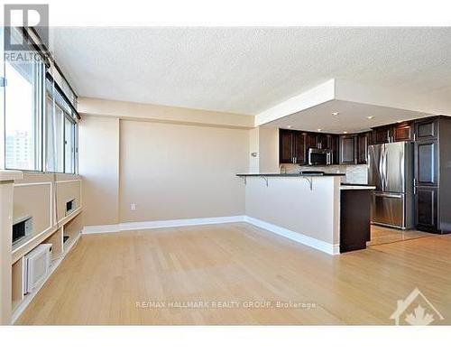 2205 - 500 Laurier Avenue W, Ottawa, ON - Indoor Photo Showing Kitchen