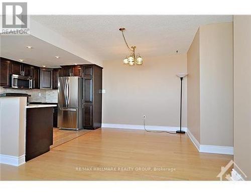 2205 - 500 Laurier Avenue W, Ottawa, ON - Indoor Photo Showing Kitchen With Stainless Steel Kitchen