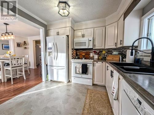 8 Days Road, Corner Brook, NL - Indoor Photo Showing Kitchen With Double Sink