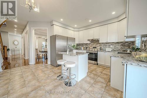 67 Rosswell Drive, Clarington, ON - Indoor Photo Showing Kitchen With Upgraded Kitchen