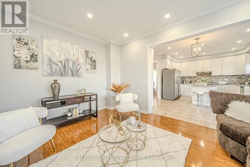 67 Rosswell Drive, Clarington, ON - Indoor Photo Showing Living Room