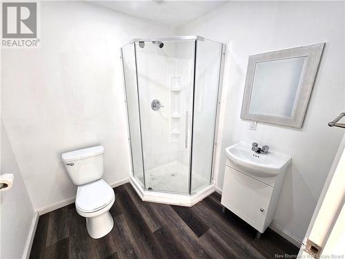 45 47 17E Rue, Edmundston, NB - Indoor Photo Showing Bathroom