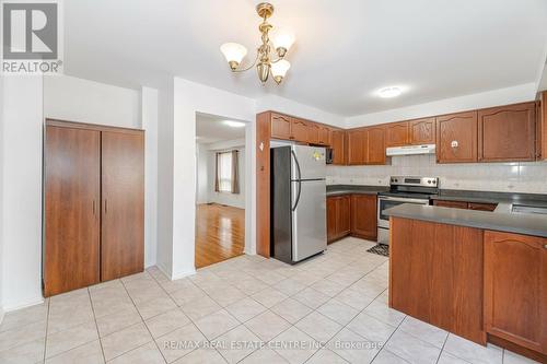 Upper - 35 Spicebush Terrace, Brampton, ON - Indoor Photo Showing Kitchen