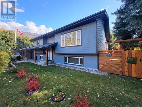 303 Delany Avenue, Slocan, BC - Outdoor