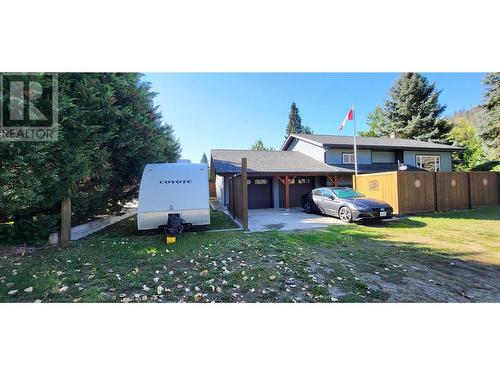 303 Delany Avenue, Slocan, BC - Outdoor