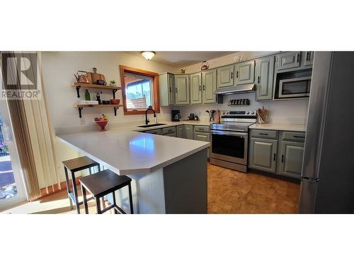 303 Delany Avenue, Slocan, BC - Indoor Photo Showing Kitchen