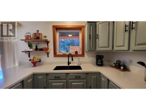 303 Delany Avenue, Slocan, BC - Indoor Photo Showing Kitchen