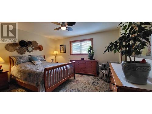 303 Delany Avenue, Slocan, BC - Indoor Photo Showing Bedroom