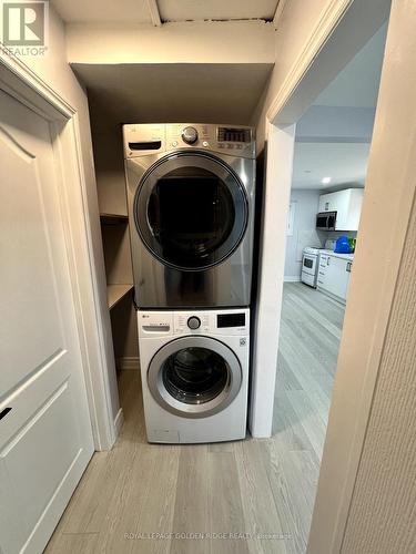 402 The Queensway South, Georgina, ON - Indoor Photo Showing Laundry Room