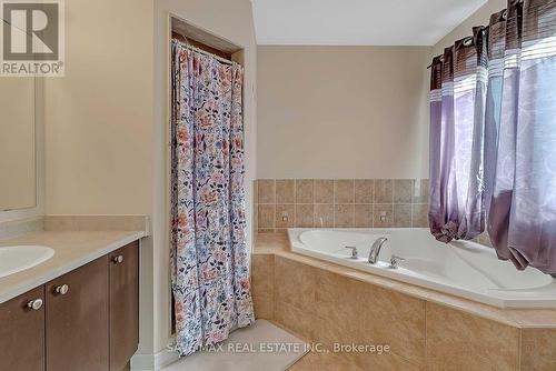 73 - 47 Bellhaven Crescent N, Brampton, ON - Indoor Photo Showing Bathroom