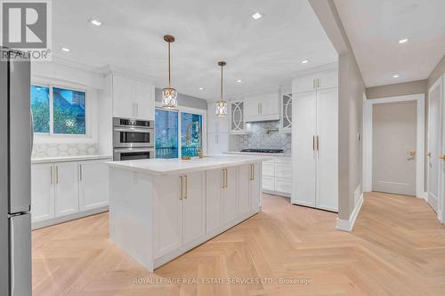 12 Elmcrest Road, Toronto, ON - Indoor Photo Showing Kitchen With Upgraded Kitchen