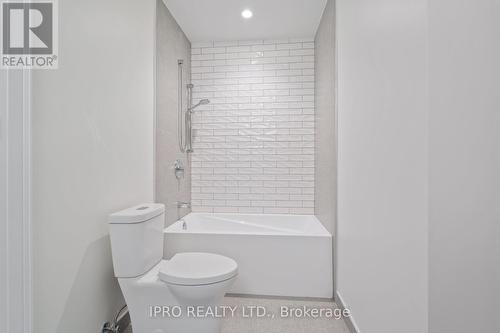 505 - 42 Mill Street, Halton Hills, ON - Indoor Photo Showing Bathroom