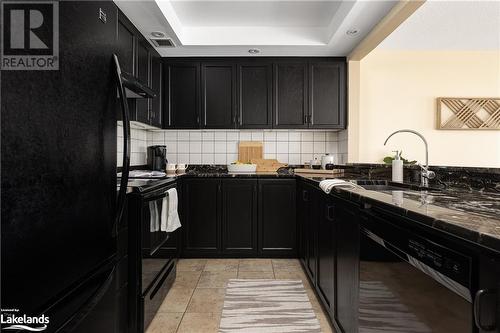 311 Grandview Hilltop Drive Unit# 3, Huntsville, ON - Indoor Photo Showing Kitchen With Upgraded Kitchen