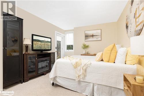 311 Grandview Hilltop Drive Unit# 3, Huntsville, ON - Indoor Photo Showing Bedroom