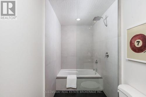 602 - 781 King Street W, Toronto, ON - Indoor Photo Showing Bathroom