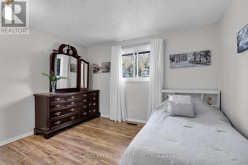 654 Classic Drive, London, ON - Indoor Photo Showing Bedroom