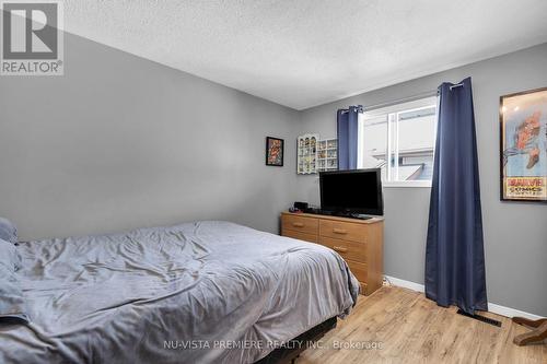 654 Classic Drive, London, ON - Indoor Photo Showing Bedroom