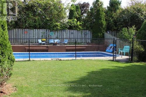 654 Classic Drive, London, ON - Outdoor With In Ground Pool With Backyard