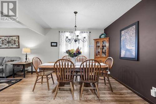 654 Classic Drive, London, ON - Indoor Photo Showing Dining Room